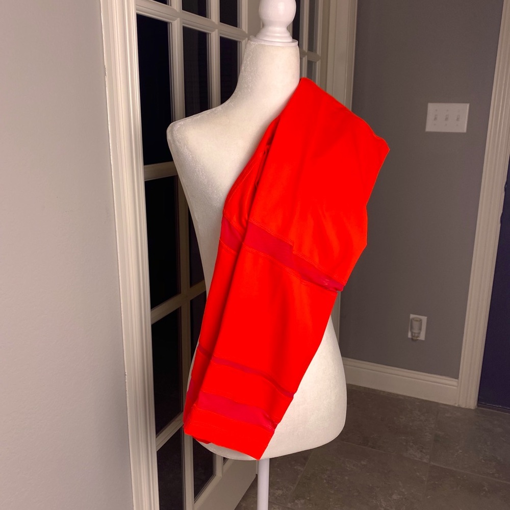 Like new! Capri Reebok Leggings